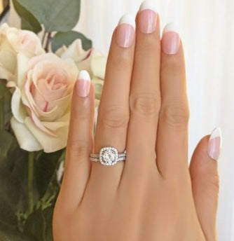 Stylish Couple Wedding Engagement Rings with Inlaid Diamond Accents