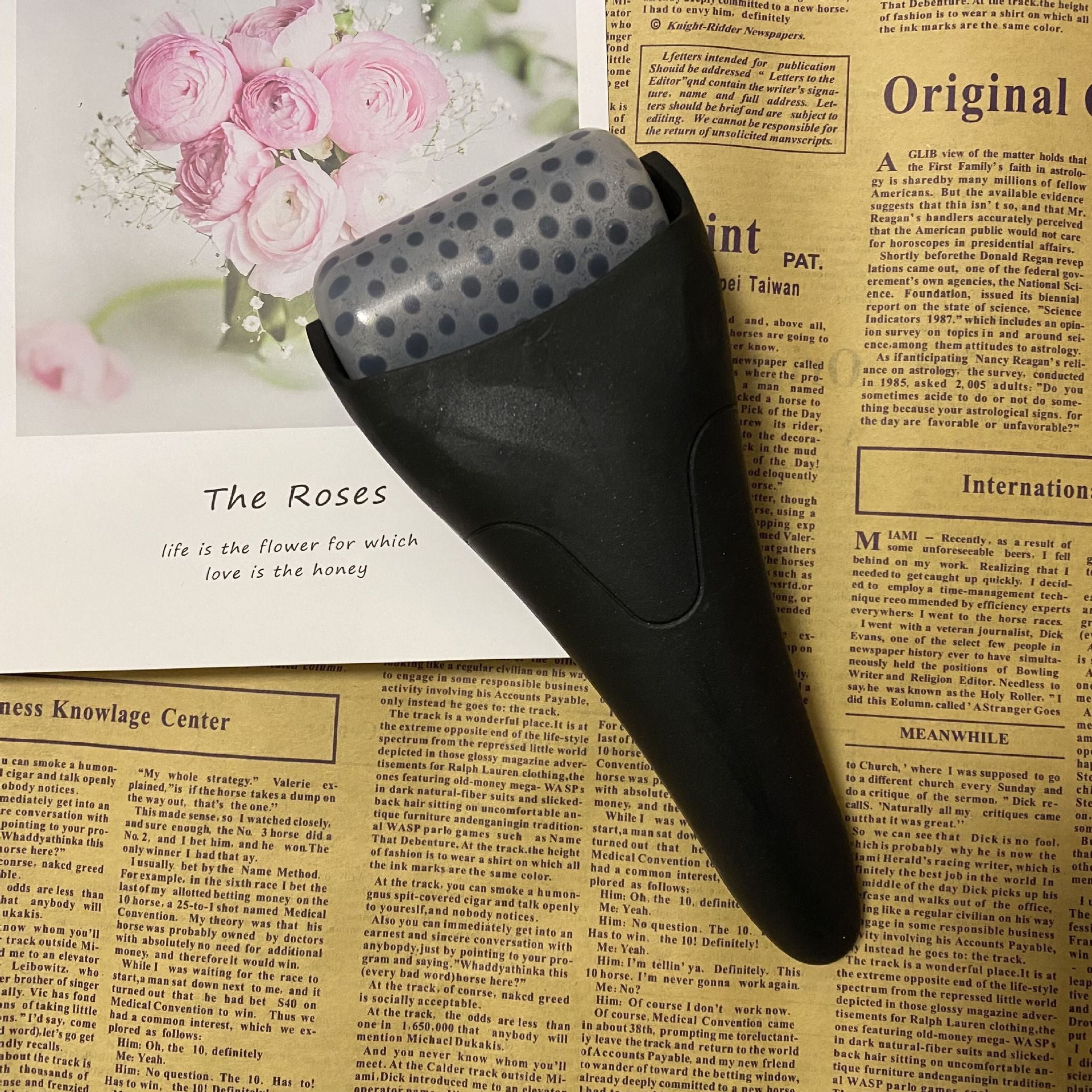 Ice Roller Face Massager – Skin Cooling & Puffiness Relief Beauty Tool