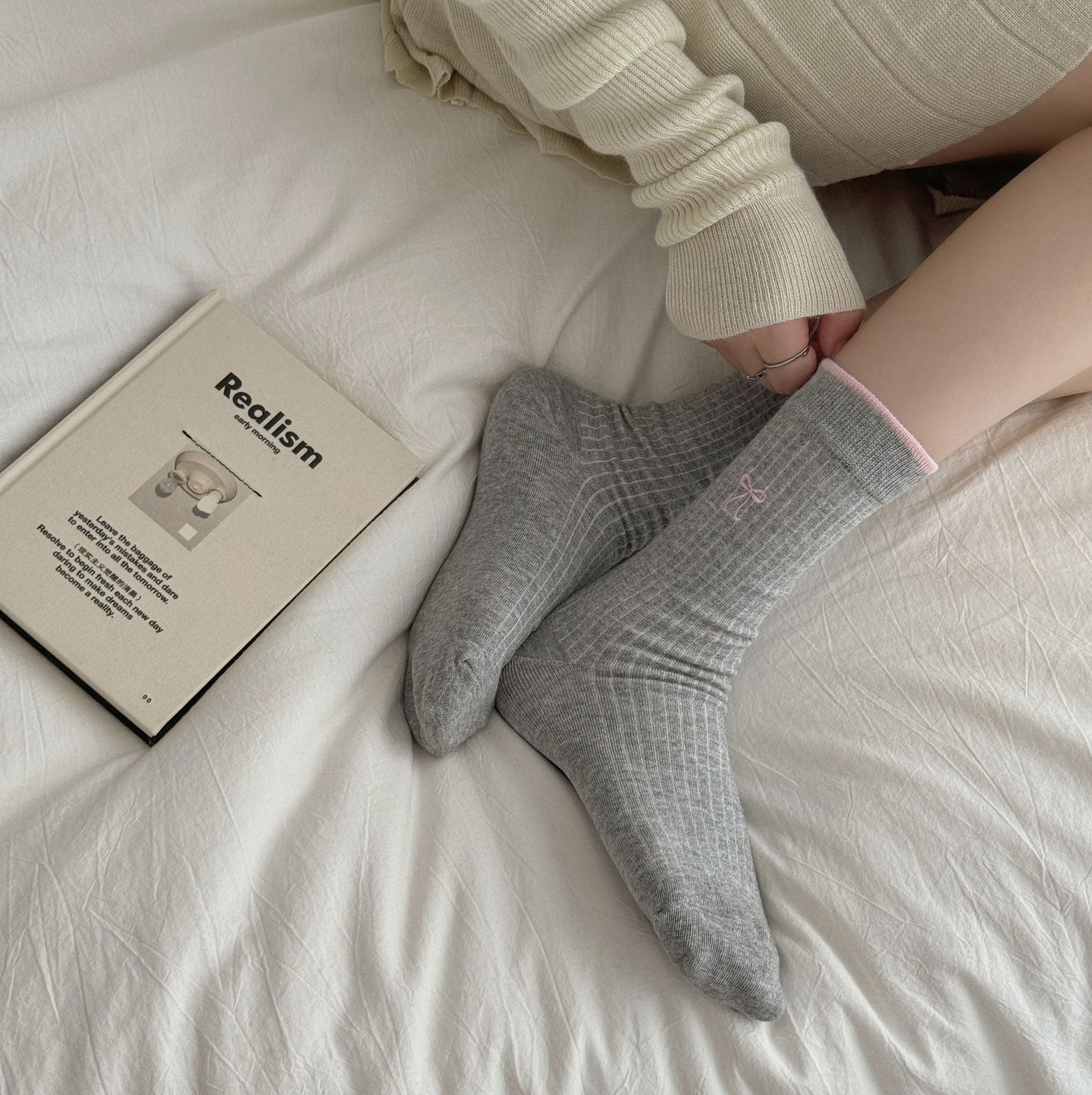 South Korea Ins Wear Blogger Color Block Embroidery Bow Bunching Socks