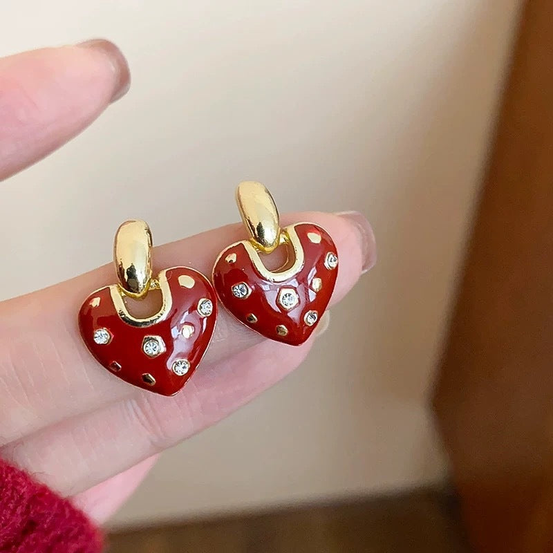 Women's Retro Heart Stud Earrings – Zinc Alloy Vintage Design