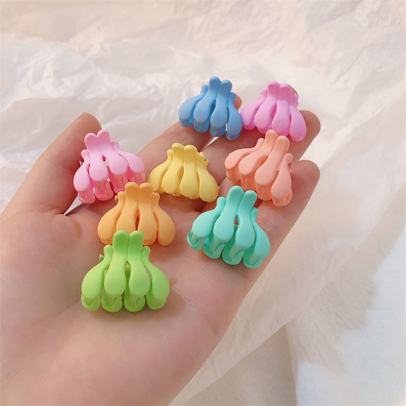 Women's Hair Clip With Frosted Back Of The Head Spoon