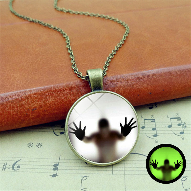 Halloween Luminous Necklace – Round Glow-in-the-Dark Clavicle Pendant Vintage Sweater Chain Accessory