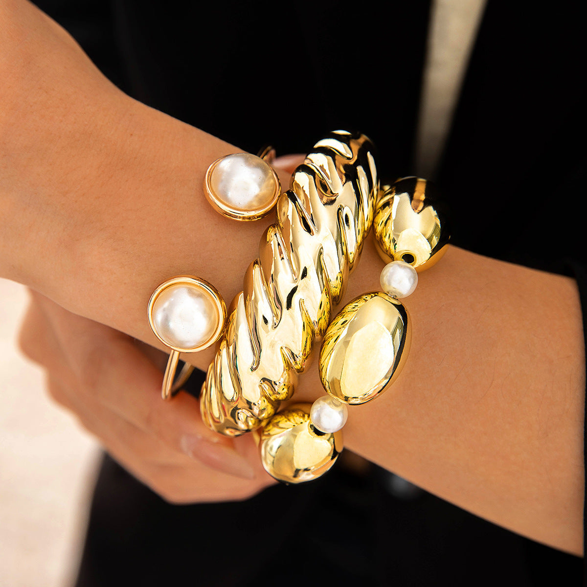 Unisex Punk Iron Bracelet – Multi-Layer Open Geometric Design