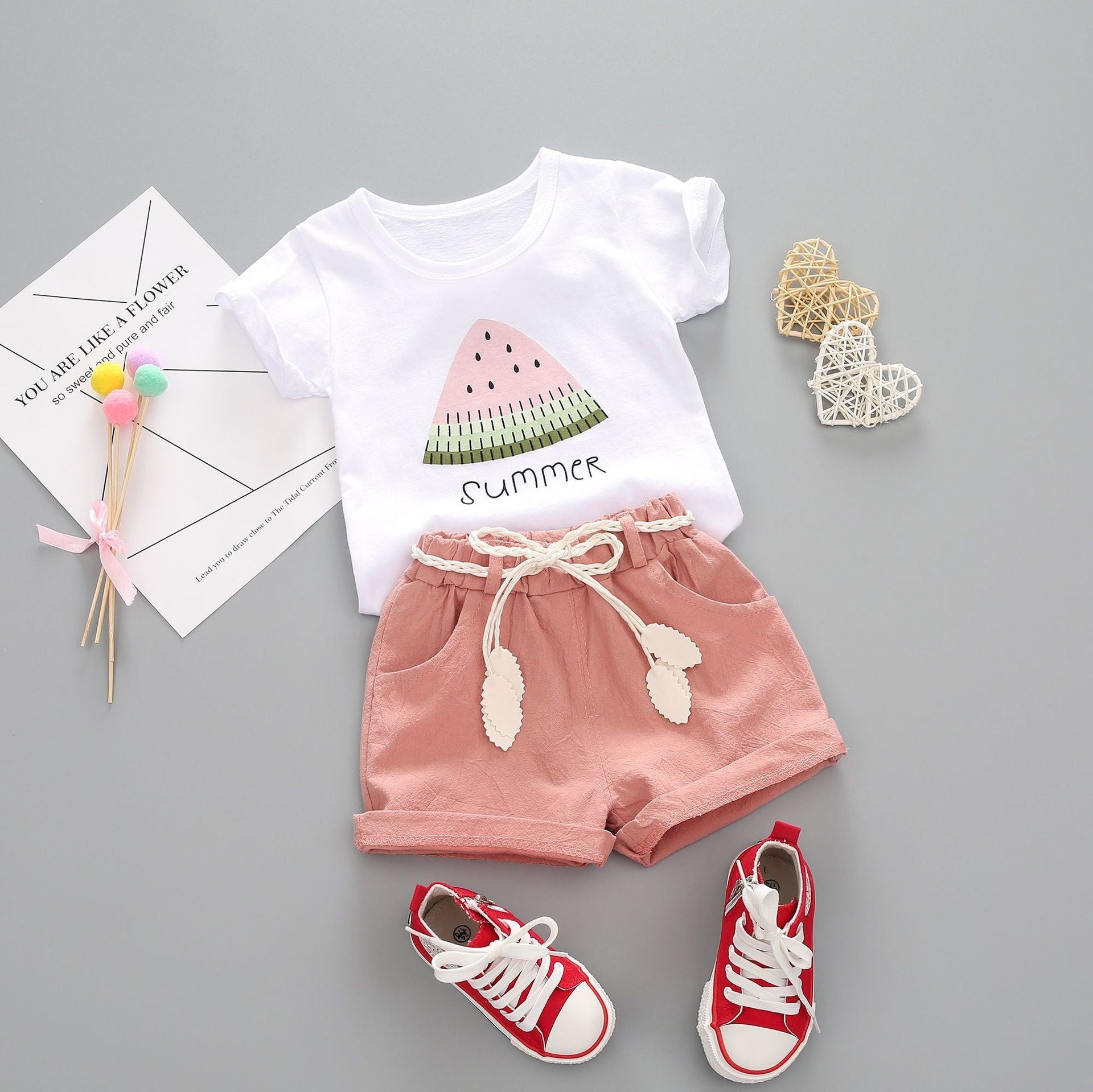 Girls' Simple Fashion Round Neck Short Sleeves Shorts Two-piece Set
