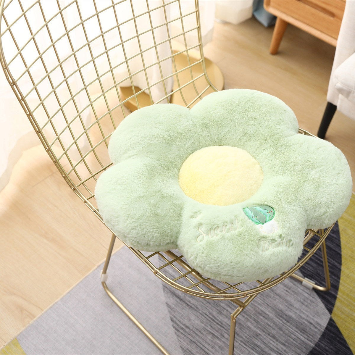 Ins Student Office Flower Cushion Plush Pillow Chair Cushion Bay Window Cushion Flower Tatami Mat