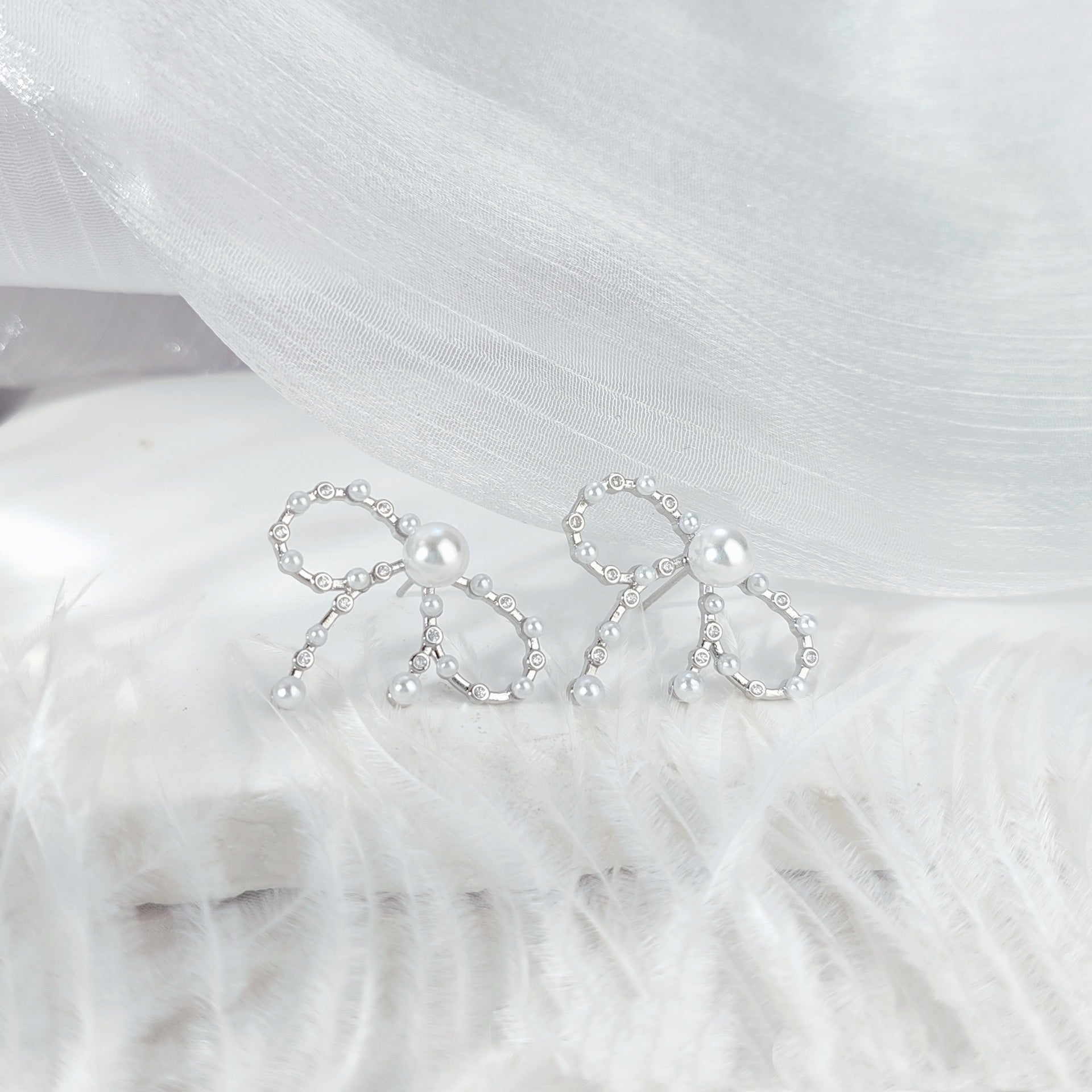 Pearl Bow Stud Earrings Women's High Sense