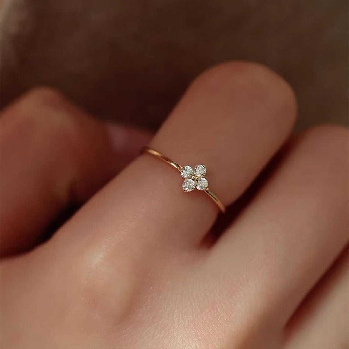 Women’s Copper Zircon Clover Ring – Micro Inlay Elegant Design