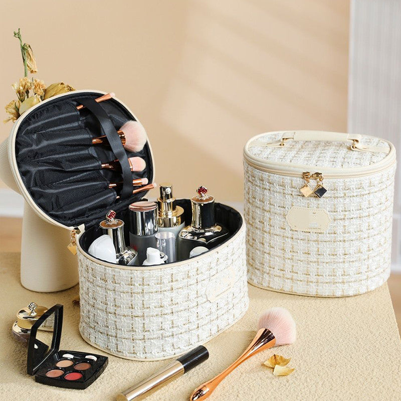 Portable Large-Capacity Makeup Bag – Simple Fashion Travel Cosmetic Storage