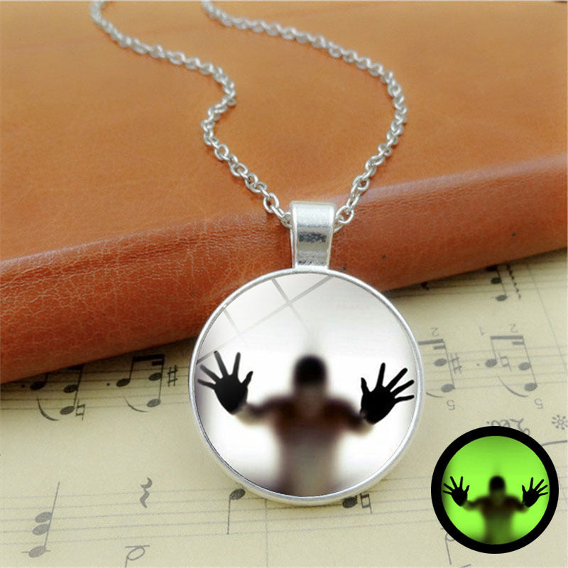 Halloween Luminous Necklace – Round Glow-in-the-Dark Clavicle Pendant Vintage Sweater Chain Accessory