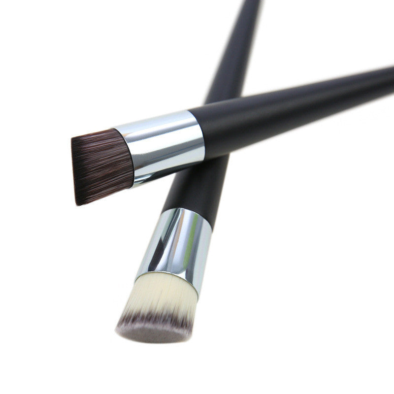 Liquid Foundation Makeup Brush – Wooden Handle Professional Cosmetic Tool