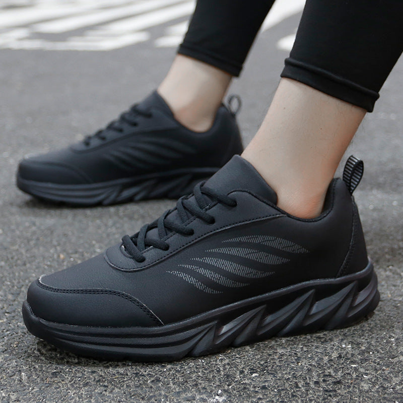 Men's Soft Bottom Light Casual Shoes Teenagers Autumn And Winter Leather Running Shoes