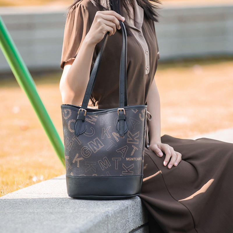 Women's Letter Printing Large-capacity Bucket Trendy Retro Style Shoulder Bag