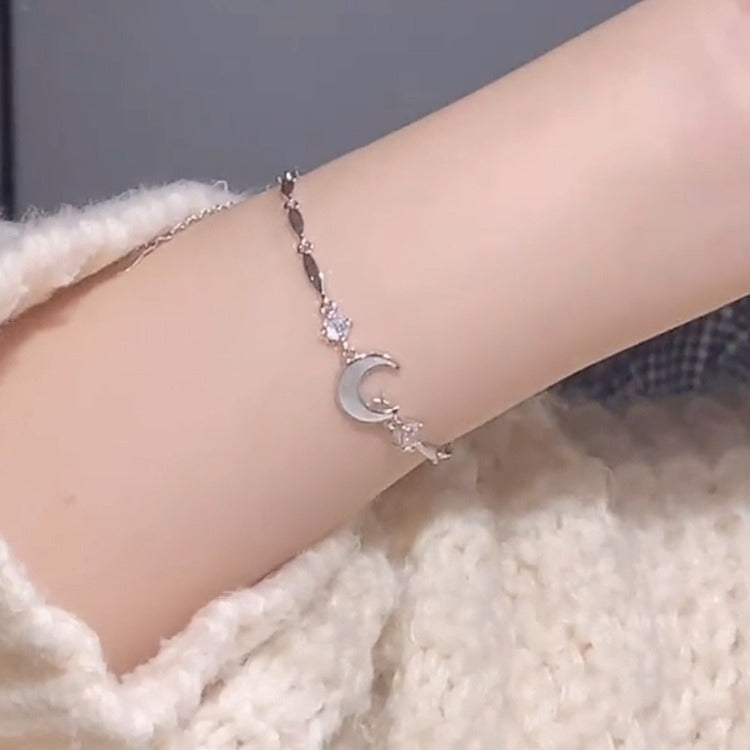 Women's Light Luxury Moon Bracelet – Rose Gold Geometric Design