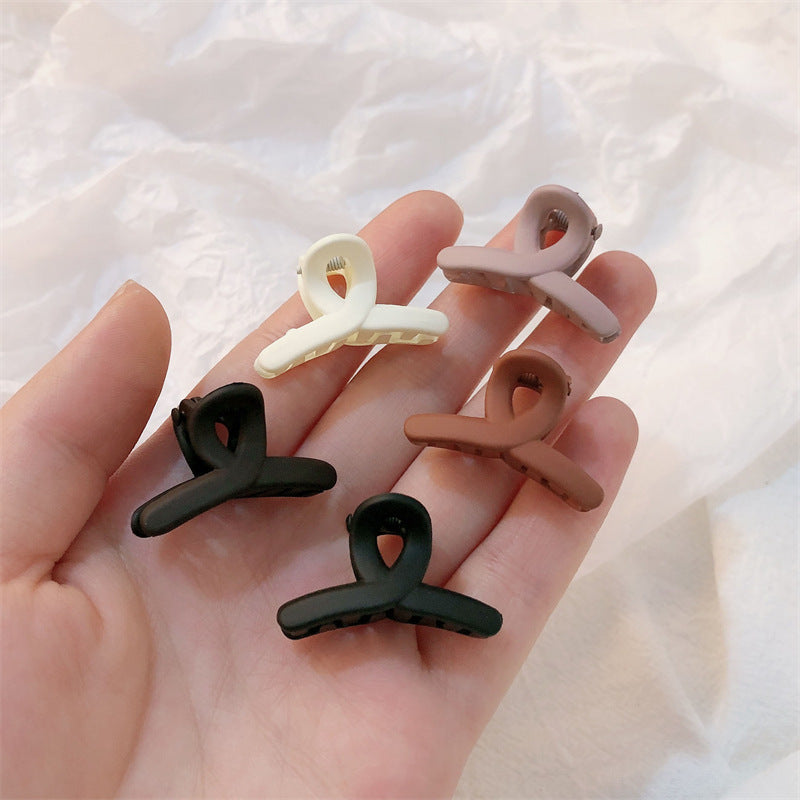 Women's Hair Clip With Frosted Back Of The Head Spoon