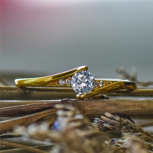 Elegant Women’s Gold-Plated Floral Engagement Ring